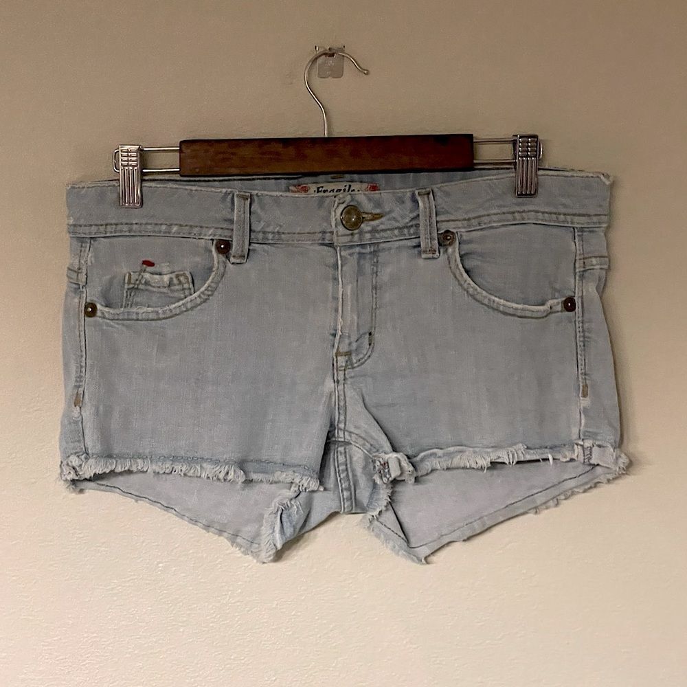 Women’s Distressed, Light-Wash, Fragile Jean Shorts. Size 9.